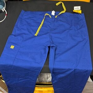 WonderWinksScrubs Spread Good Cheer size medium Blue women’s Pants new